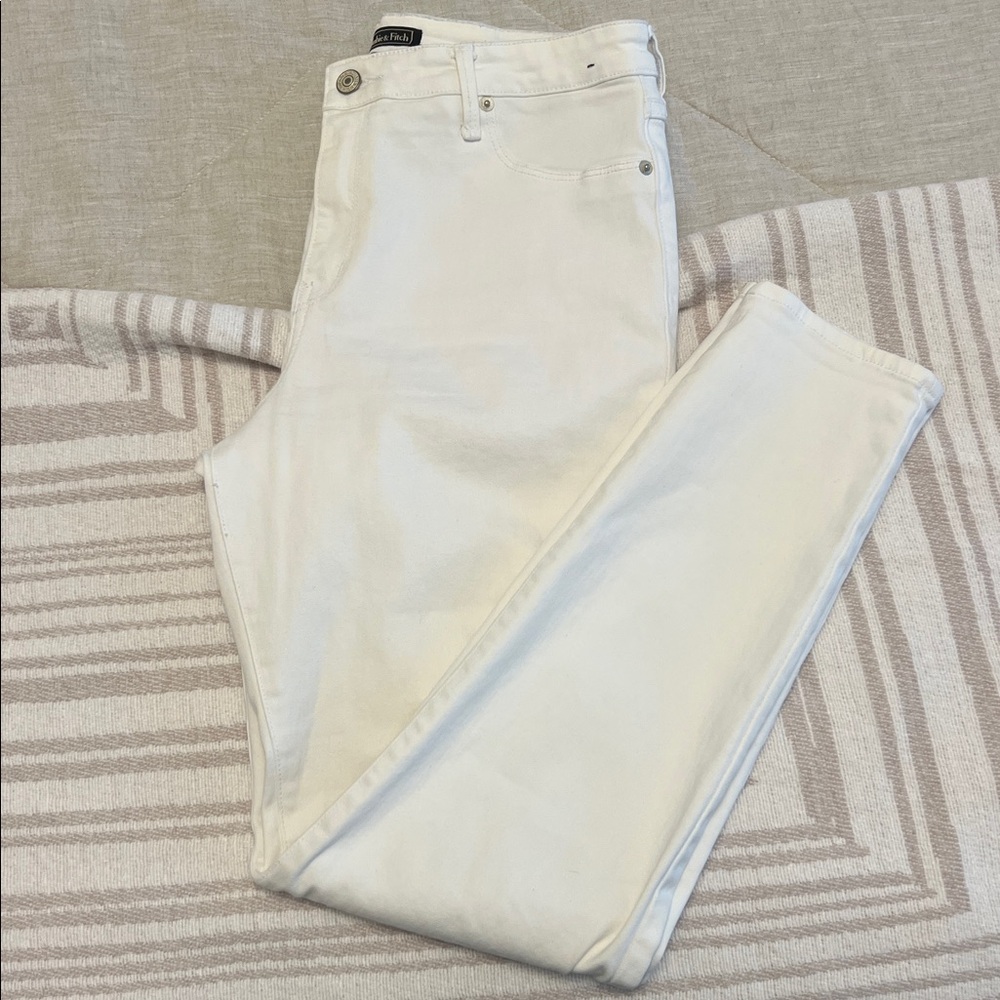Abercrombie White High-Rise Skinny Jeans - Women